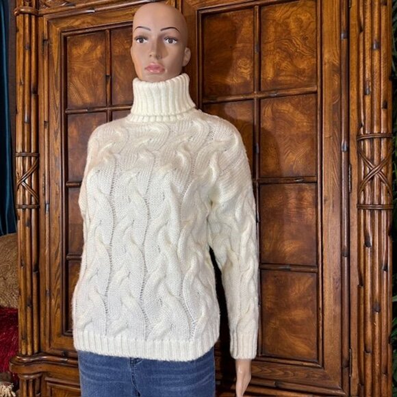 NWOT Ivory Chunky Cable Knit Turtleneck Sweater - Picture 2 of 11